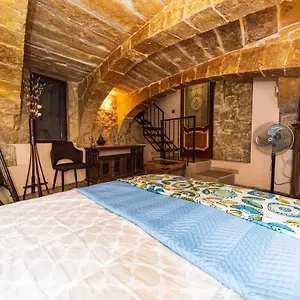 Traditional Townhouse La Valletta