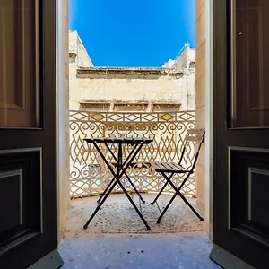 Collection - Republica La Valletta